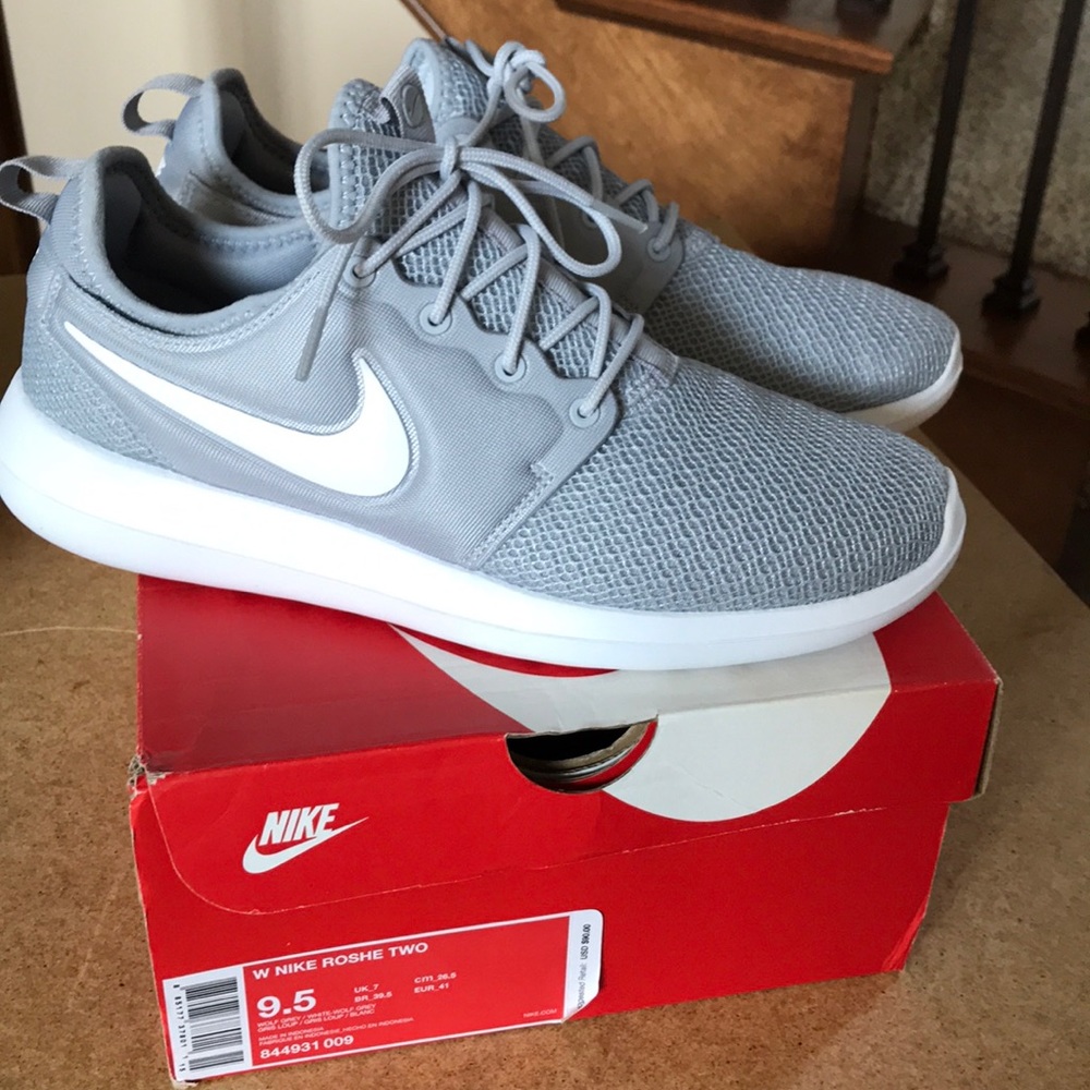Women’s Nike sneakers